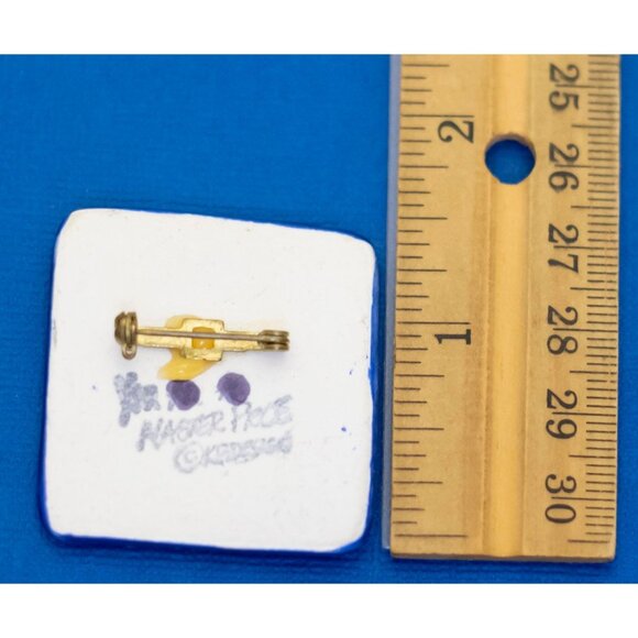 Vintage Ceramic Red Apple Square Box Fruit Brooch D10 - Picture 2 of 2